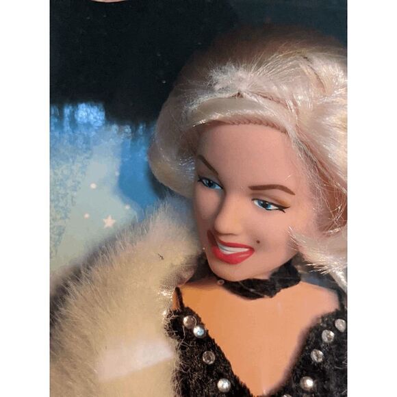 Marilyn Monroe Spotlight Splendor 1993 Collector's Series Doll #4 *NIB *COA * - Picture 2 of 5